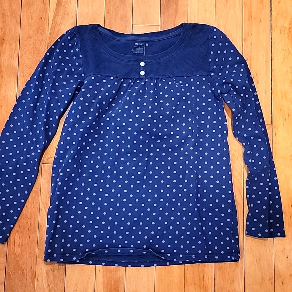 Girls long sleeve.